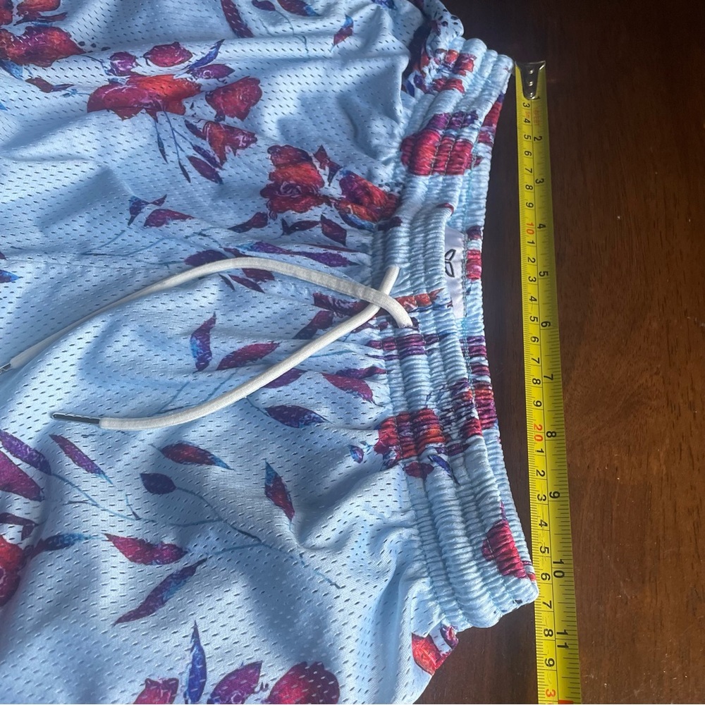 Ryoko Rain Blue Shorts With Roses Floral Print Size XL - Picture 6 of 13